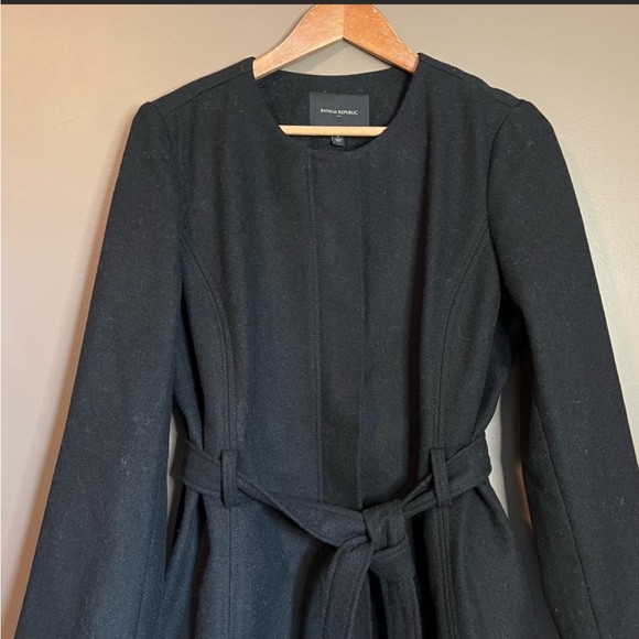 Gorgeous Flattering Banana republic Wool Pea Coat in Black - Picture 9 of 12